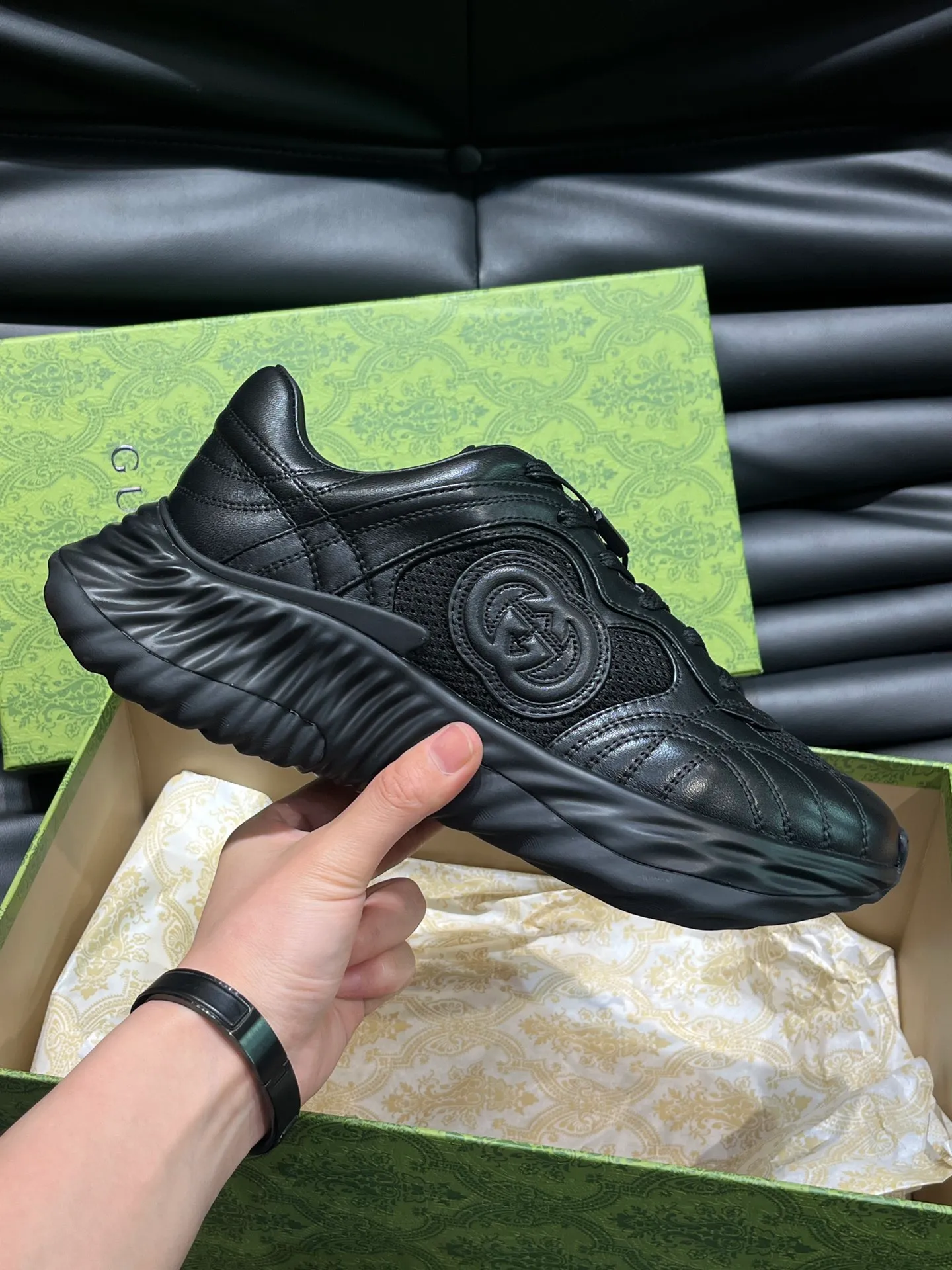 Men's Men's Shoes💰p760 "Gucc*" Ri Men's Men's Shoes💰p Men's Men's Shoes💰ple Series 2024ss👫Couple Style Casual Sports Shoes, buy the original and accurately reproduce it! Restore the quality of details, Gucci Ri men's shoes 💰p men's shoes 💰ple series sports shoes are made with innovative stitching technology to create a flowing texture like water. The leather design is paired with three-dimensional interlocking Double G leather patches and Gucci letter metal accessories, creating a free flowing texture of the entire shoe with a 3D effect. A classic and versatile piece that feels super comfortable on your feet! Female 35-40 Male 38-45
